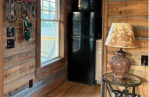 Camden Cabaña | Dogs Love The Tack Room Private Cottage in Camden SC Horse Country