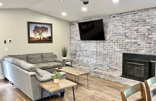 Duncan Casa | Dogwood 3Br Queen Suite in Duncan