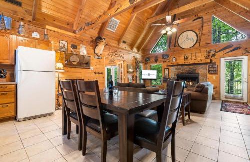Branson Cedars Casa | Dogwood Tree Cabin