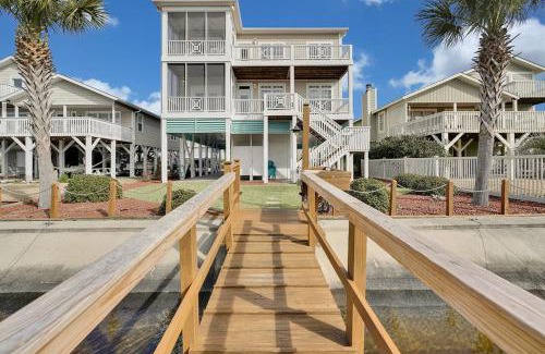 Ocean Isle Beach Casa | Doin` Time Canal Front home with elevator and extra living room