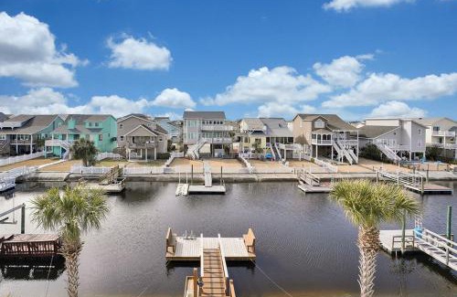 Ocean Isle Beach Casa | Doin` Time Canal Front home with elevator and extra living room