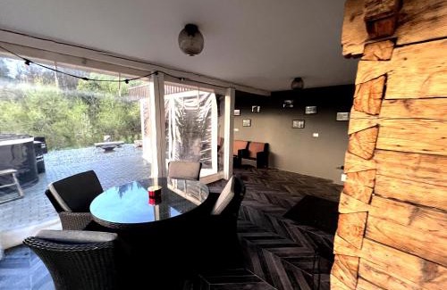Borsa Chalet De Esquí | Doinita House