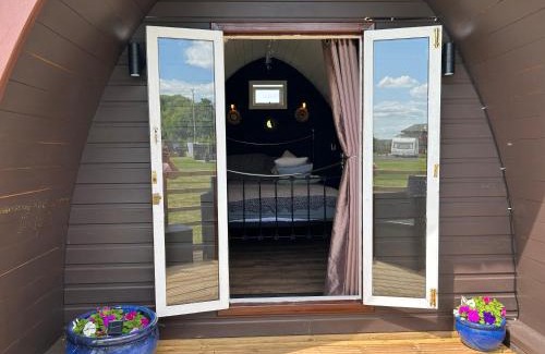 Rhyl Otro | Dolafon luxury glamping pod 1 with hot tub