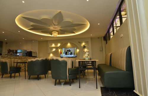 Entebbe Hotel | DOLLARSPRINGS HOTEL