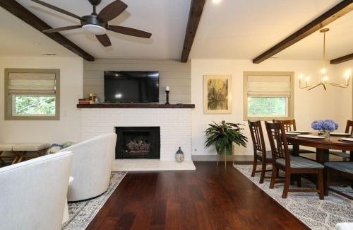 Highlands Hills Casa | Dolly Woods