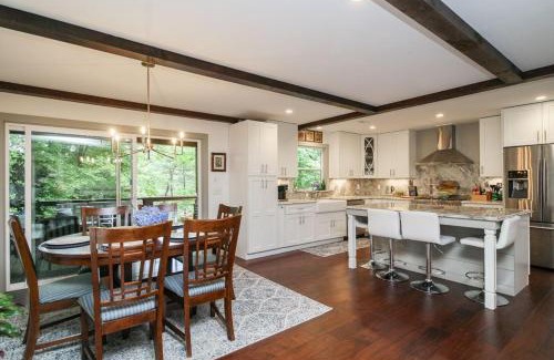 Highlands Hills Casa | Dolly Woods
