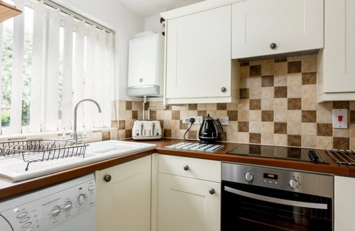Poole Casa | Dolphin Cottage
