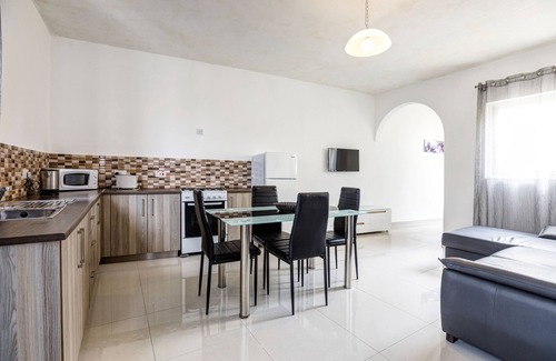 Marsalforn Apartamento | Dolphin Court Gozo