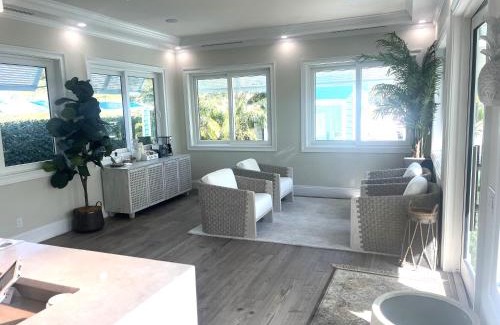 Bahama Reef Villa | Dolphin Cove