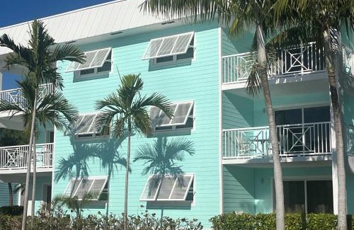 Bahama Reef Villa | Dolphin Cove