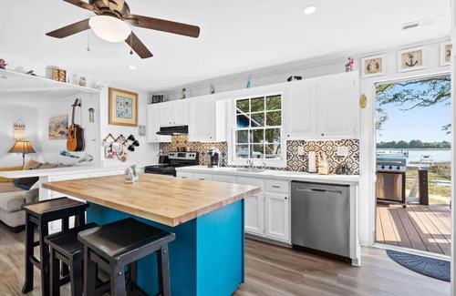Ocean Isle Beach Casa | Dolphin Cove - Whole WATERFRONT House with Dock