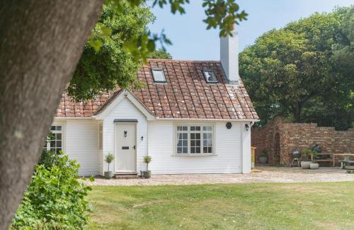 St Margaret's at Cliffe Casa | Dolphins Leap by Keepers Cottages