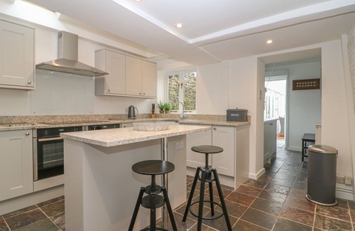 Burford Casa | Dolphin House