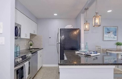 Dam Neck Condominio | Dolphin Oasis - 2 condos with indoor pool, ocean views, steps to the beach