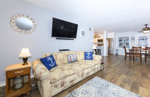 City-by-the Sea Casa | Dolphin Paradise