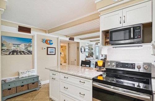 Holiday Isle Condominio | Dolphin Point 104b 2 Bedroom Condo by RedAwning
