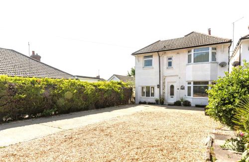 Poole Casa | Dolphin Retreat close to Beaches and Harbour