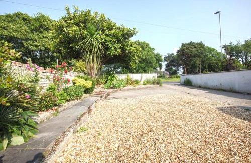 Poole Casa | Dolphin Retreat close to Beaches and Harbour
