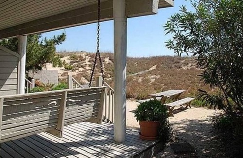 Northeast Virginia Beach Casa | Dolphin's Den - Oceanfront - North End VB