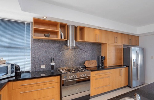 Halls Head Casa | Dolphin's Leap || *NEW* Exclusive Beachfront Home with Pool & Views