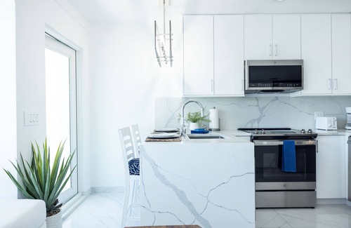 Estate Enighed Condominio | Dolphin Suites
