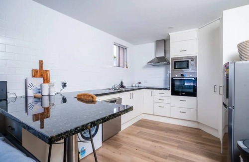 Pindimar Cabaña | Dolphin View Cottage - tranquility on the water