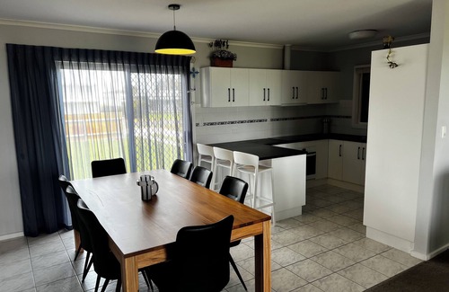 Cape Jaffa Casa | Dolphin Views@ Limestone coast Cape Jaffa Pet friendly. Boat parking Beach Front