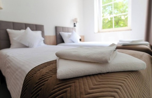 Szarlej Cama Y Desayuno | Dom Nazaret - Close to Airport 24h