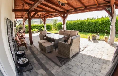 Mecina Apartamento | Dom w Chomranicach- Jacuzzi, domek grillowy