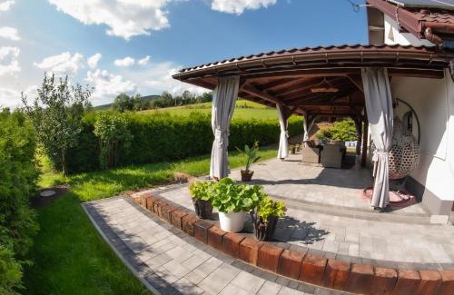Mecina Apartamento | Dom w Chomranicach- Jacuzzi, domek grillowy