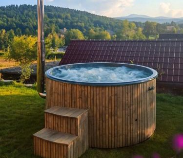 Ladek-Zdroj Casa | Dom z Widokiem na Góry i Jacuzzi - "Domki na Słonecznym Wzgórzu"