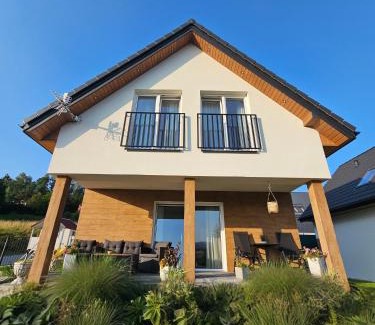 Ladek-Zdroj Casa | Dom z Widokiem na Góry i Jacuzzi - "Domki na Słonecznym Wzgórzu"