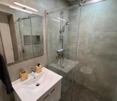 La Trinite Apartamento | Domaine Baccia Donna Proche Nice, Climatisation, Jacuzzi chauffé, Pétanque & Parking gratuit