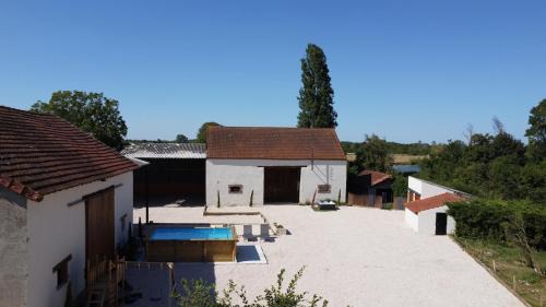 Pagny-le-Chateau Casa | Domaine de Champenatre Maison en bord de saone