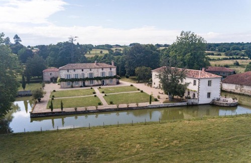 Confolens Cama Y Desayuno | DOMAINE de la PARTOUCIE