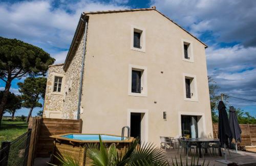 Fleury Casa | Domaine de Mérins, 10 couchages avec piscine, face à la rivière, à 4km de la plage