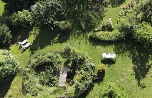 Droue-sur-Drouette Casa | Domaine des Pousses, gîte au coeur d'un village de campagne