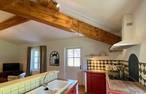 Gargas Cabaña | Saint-Pierre-d'Agne-Gîte-Premium-Baño con ducha-Vista al Jardín