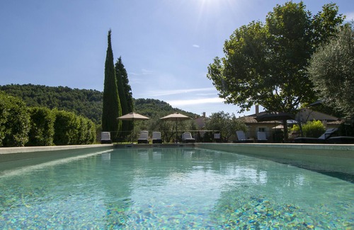 Gargas Cabaña | Saint-Pierre-d'Agne-Gîte-Premium-Baño con ducha-Vista al Jardín