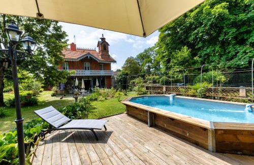 Besset Casa | Domaine La Belle Histoire - Gîte côté jardin
