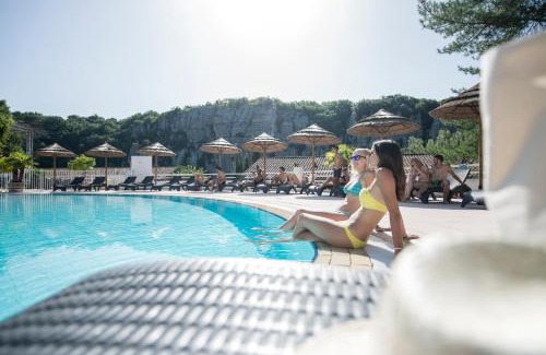 Vogue Complejo | Domaine Lou Capitelle & Spa