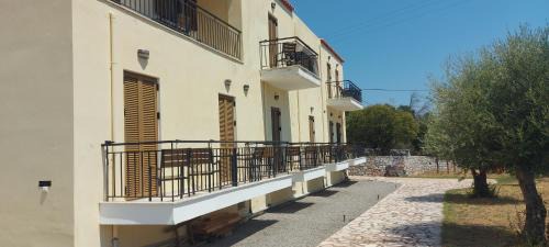 Skoutari Apartamento | Domaine Papakonstantis Apartments To Let