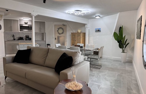 Bonita Springs Casa | Dome House in Bonita Springs- Naples area, close to shopping and beaches