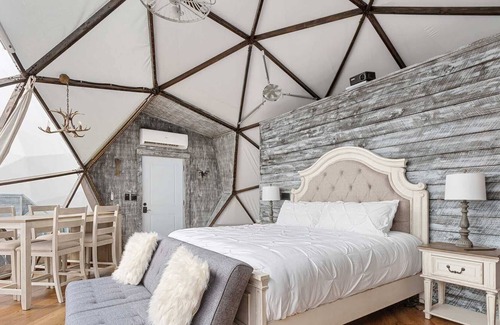 Lupton City Villa | LUXE Dome Summary: Re