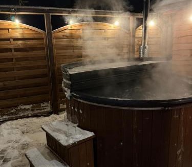 Ustrzyki Dolne Casa | Domek z kominkiem i jacuzzi