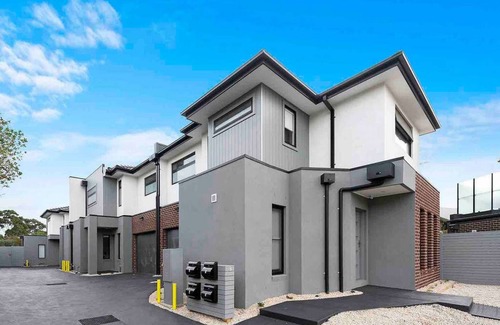 Moorabbin Casa | Domi Rentals - The Hampton Homes