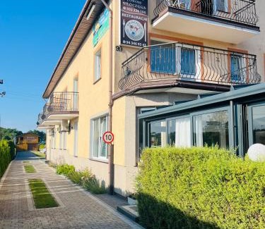 Gaski Cabina | Domki, Apartamenty i Restauracja Włóczęga