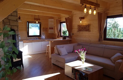 Szczytna Chalet De Esquí | Domki całoroczne z kominkiem - SKAŁA i GŁAZ