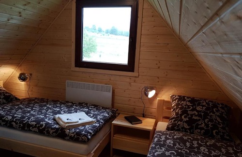 Szczytna Chalet De Esquí | Domki całoroczne z kominkiem - SKAŁA i GŁAZ