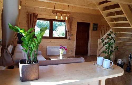 Szczytna Chalet De Esquí | Domki całoroczne z kominkiem - SKAŁA i GŁAZ